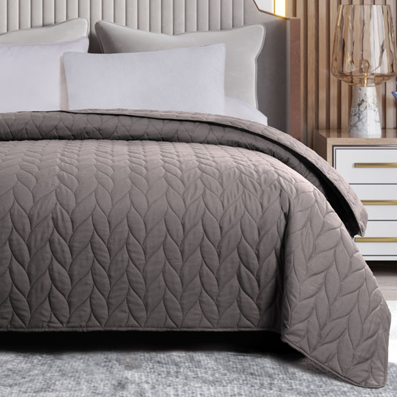 Braided Quilted Coverlet - Full XL 84"x96" 0