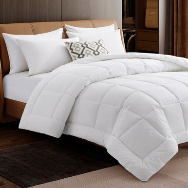 LodgMate Duvet Comforter - King 105" x 96" (88 oz. Fill) 0