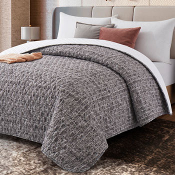 Lattice 7 oz. Quilted Coverlet - Full 84"x96" 0