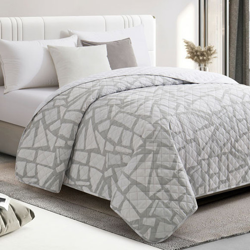 Regions Pinsonic Quilted Coverlet - King 108"x96" 0