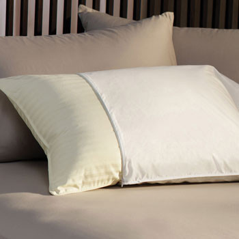 Micro-Percale Zip-On Pillow Cover - King 21"x37"